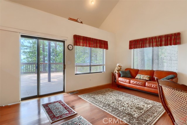 7501 7503 Yosemite Park Way, Yosemite CA: https://media.crmls.org/medias/b8c3cff4-3887-4b82-bb9f-8d887d2b8cac.jpg