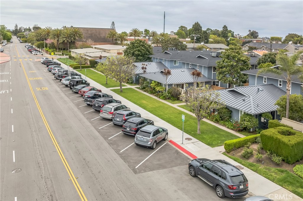 MLS #OC25100801 img 9