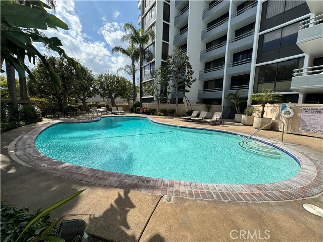Detail Gallery Image 13 of 68 For 345 Pioneer Dr Ph5,  Glendale,  CA 91203 - 2 Beds | 2 Baths