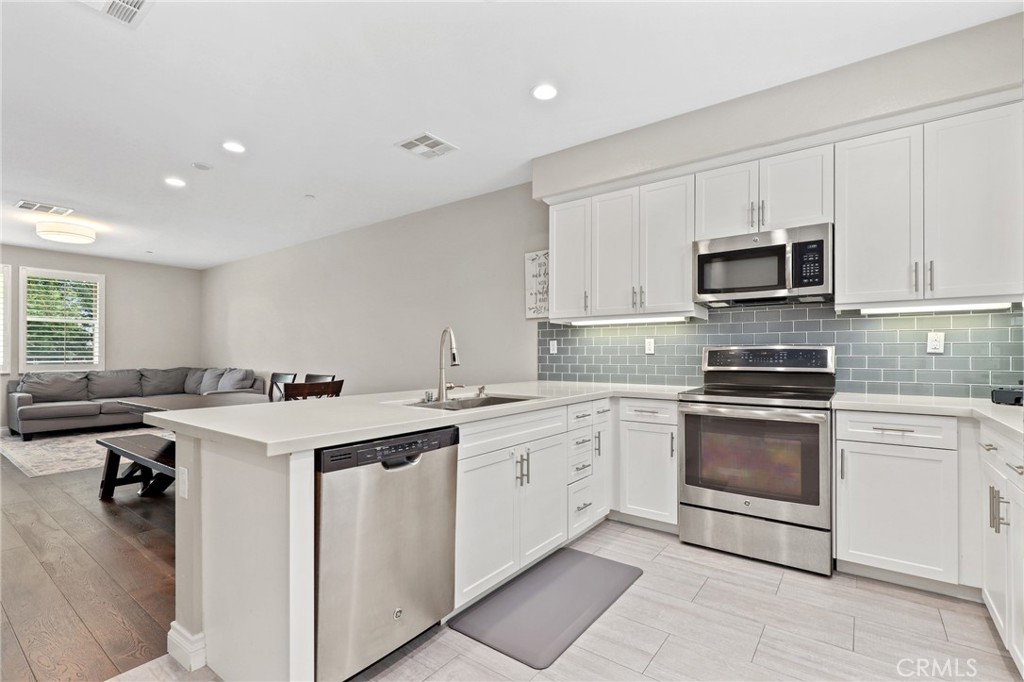 649 W Foothill Boulevard #2