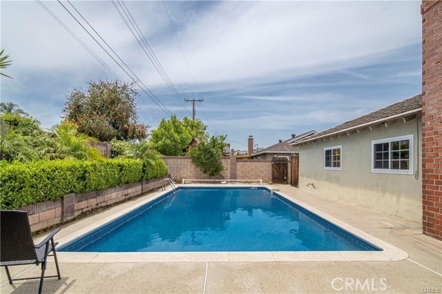 Detail Gallery Image 18 of 19 For 2208 E Linfield, Glendora,  CA 91740 - 4 Beds | 2 Baths