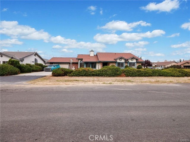 Detail Gallery Image 2 of 25 For 13612 Coachella Rd, Apple Valley,  CA 92308 - 4 Beds | 2 Baths