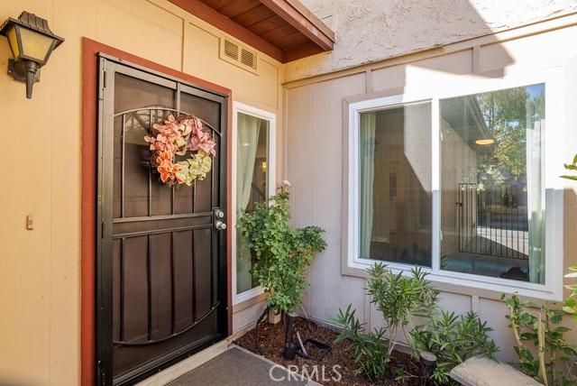 Detail Gallery Image 2 of 35 For 381 W Pebble Beach Ln, Azusa,  CA 91702 - 3 Beds | 1/1 Baths