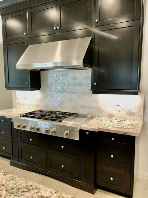 11716 N Manchester Way, Porter Ranch CA: https://media.crmls.org/medias/b8c6fe9c-7fc4-4eca-9682-f54da97c8010.jpg