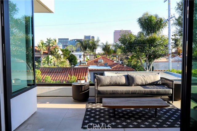6430 Drexel AVE, Los Angeles CA: https://media.crmls.org/medias/b8c70511-7530-41f7-90bd-00ab9db165d1.jpg