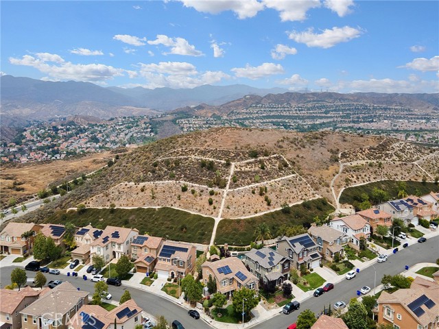 20361 Julia Lane, Saugus CA: https://media.crmls.org/medias/b8c70f11-8c2f-4f29-ae67-39cf72729c3c.jpg