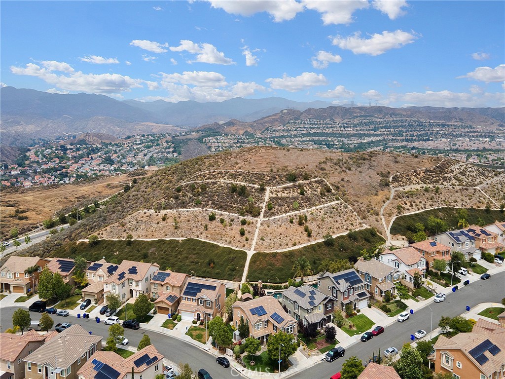 https://media.crmls.org/medias/b8c70f11-8c2f-4f29-ae67-39cf72729c3c.jpg?preset=X-Large