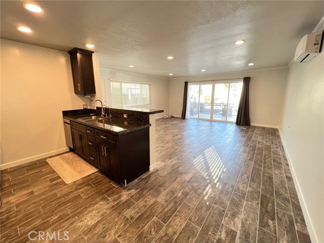 113 7th Street, Seal Beach CA: https://media.crmls.org/medias/b8c75572-d4d5-46b4-8274-fab2b0256b78.jpg