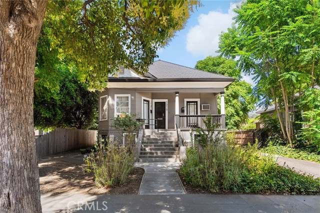 1029 Salem Street, Chico CA: https://media.crmls.org/medias/b8c76f49-4c83-441b-a835-180ad117a22d.jpg