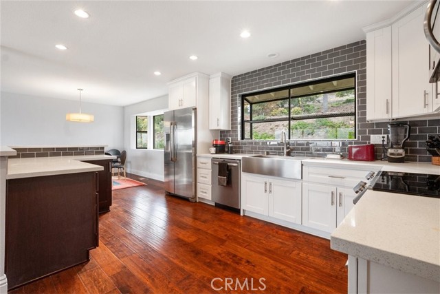 5088 San Jacinto Circle West, Fallbrook CA: https://media.crmls.org/medias/b8c774e3-d77d-4472-8a59-f94f99b57788.jpg