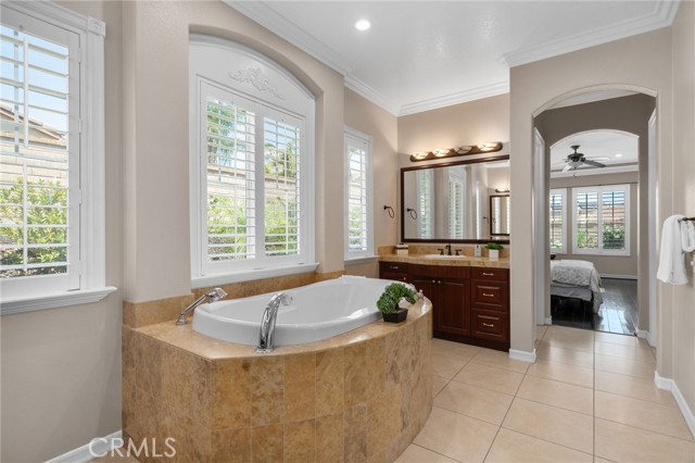 8416 Sunset Rose Drive, Corona CA: https://media.crmls.org/medias/b8c7abdf-0c60-4a48-8837-99f9e4ae9e41.jpg