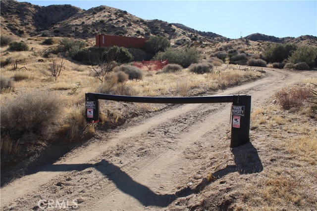 Detail Gallery Image 8 of 13 For 56335 Eagles Nest Rd, Yucca Valley,  CA 92284 - – Beds | – Baths