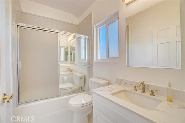 4020 Clarinda Drive, Tarzana CA: https://media.crmls.org/medias/b8c7f045-9010-4483-9e95-83bfe78d6227.jpg
