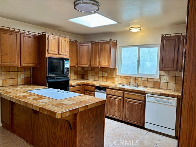 Detail Gallery Image 9 of 11 For 1340 Prescott Dr, Morro Bay,  CA 93442 - 3 Beds | 2 Baths