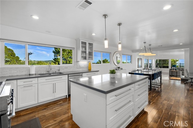 5150 Mountain Springs Ranch Road, La Verne CA: https://media.crmls.org/medias/b8c864a1-6b0f-4ab7-9fe2-10e3b32bce9d.jpg