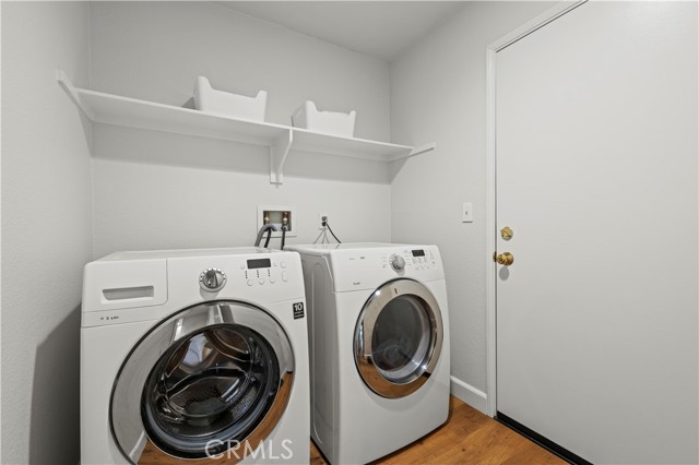 28238 Alton Way, Castaic CA: https://media.crmls.org/medias/b8c88e42-8b20-428d-8797-586a33654172.jpg