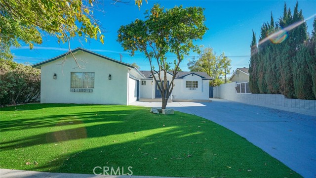 Detail Gallery Image 4 of 63 For 24306 Gilmore St, West Hills,  CA 91307 - 4 Beds | 2 Baths