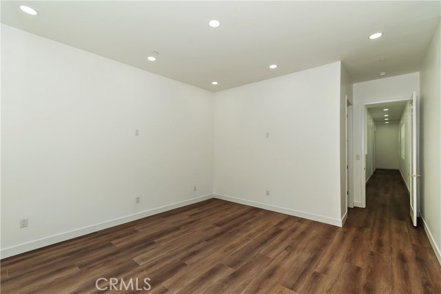 Detail Gallery Image 23 of 50 For 911 Sugarloaf, Big Bear City,  CA 92314 - 3 Beds | 3 Baths