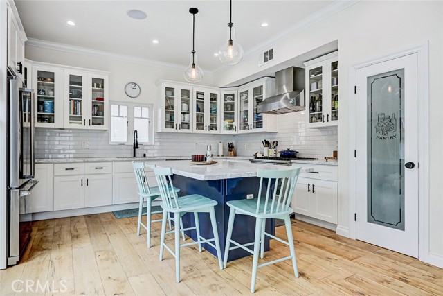 Detail Gallery Image 5 of 52 For 825 Center, El Segundo,  CA 90245 - 4 Beds | 3 Baths