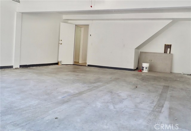 4275 Las Virgenes Road, Calabasas CA: https://media.crmls.org/medias/b8c9df6d-219f-4f51-aad0-5dcccec0161e.jpg