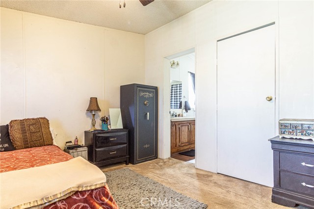 Detail Gallery Image 31 of 55 For 14411 Palmdale Rd #64,  Victorville,  CA 92392 - 3 Beds | 2 Baths