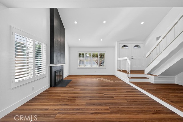 Detail Gallery Image 12 of 41 For 1527 Greenpoint Dr., Corona,  CA 92878 - 4 Beds | 2/1 Baths