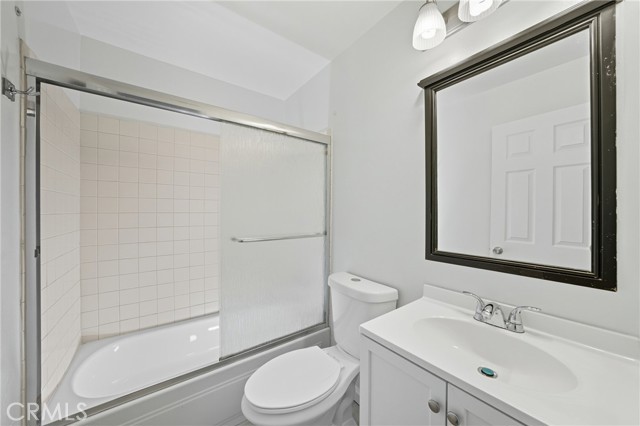 Detail Gallery Image 16 of 31 For 644 E Lee Pl, Azusa,  CA 91702 - 4 Beds | 3 Baths