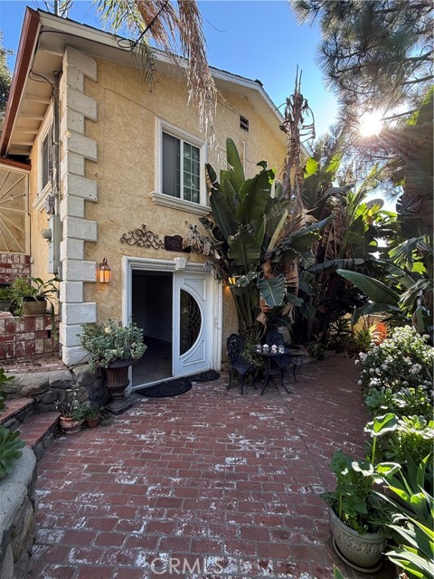 Detail Gallery Image 2 of 23 For 12536 Trail 06, Sylmar,  CA 91342 - 1 Beds | 1 Baths