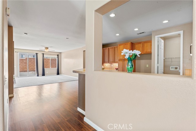 13275 Lone Pine Court, Hesperia CA: https://media.crmls.org/medias/b8cb78c3-8b52-441f-b3a7-8bfb3b760fef.jpg