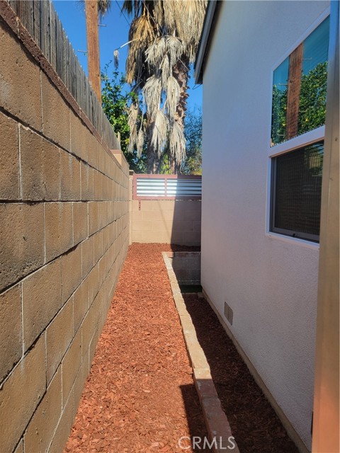 Detail Gallery Image 24 of 25 For 21753 Romar St, Chatsworth,  CA 91311 - 2 Beds | 2 Baths