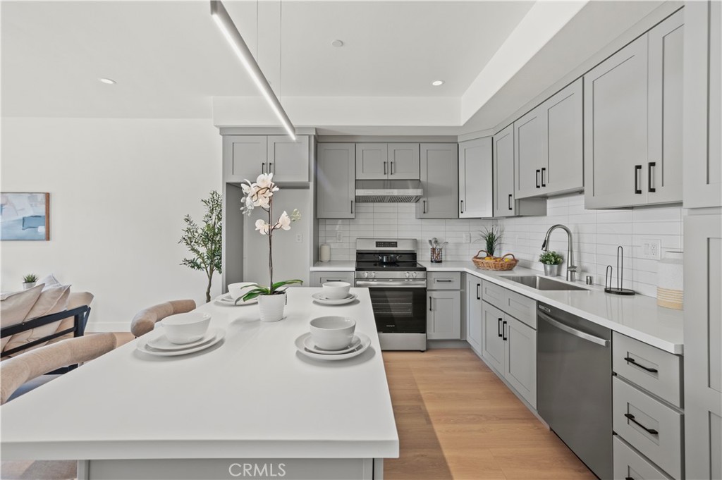 MLS #OC25253896 image #3