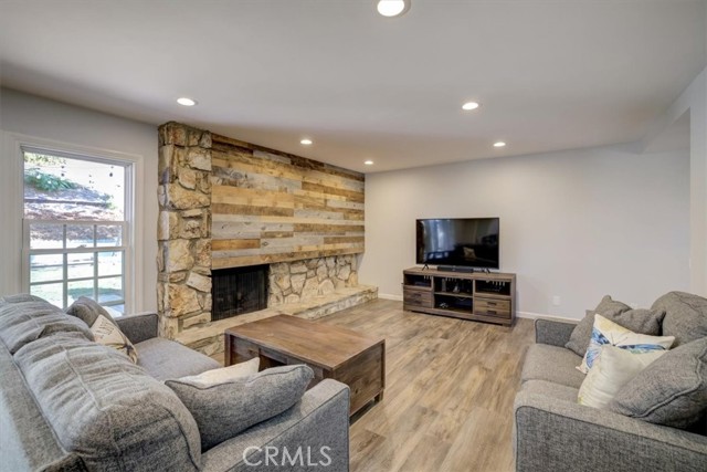 17127 Lorillard Street photo 7