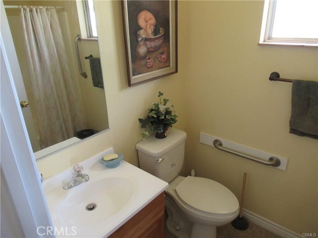 Detail Gallery Image 8 of 20 For 12255 Mesquite, Oak Hills,  CA 92344 - 2 Beds | 1 Baths