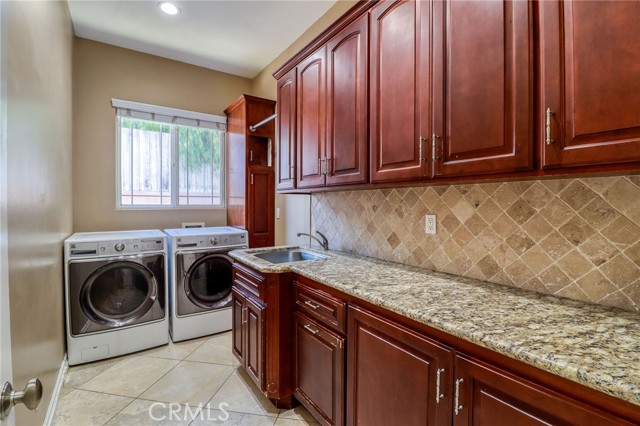 6116 Chadbourne Avenue, Riverside CA: https://media.crmls.org/medias/b8cefe01-d06b-4aff-bd8f-41577df280ef.jpg