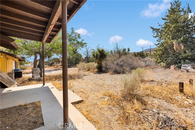 555 Mesquite Road, Pinon Hills CA: https://media.crmls.org/medias/b8d04d62-f306-4533-a5fd-de2bc1fa5a52.jpg