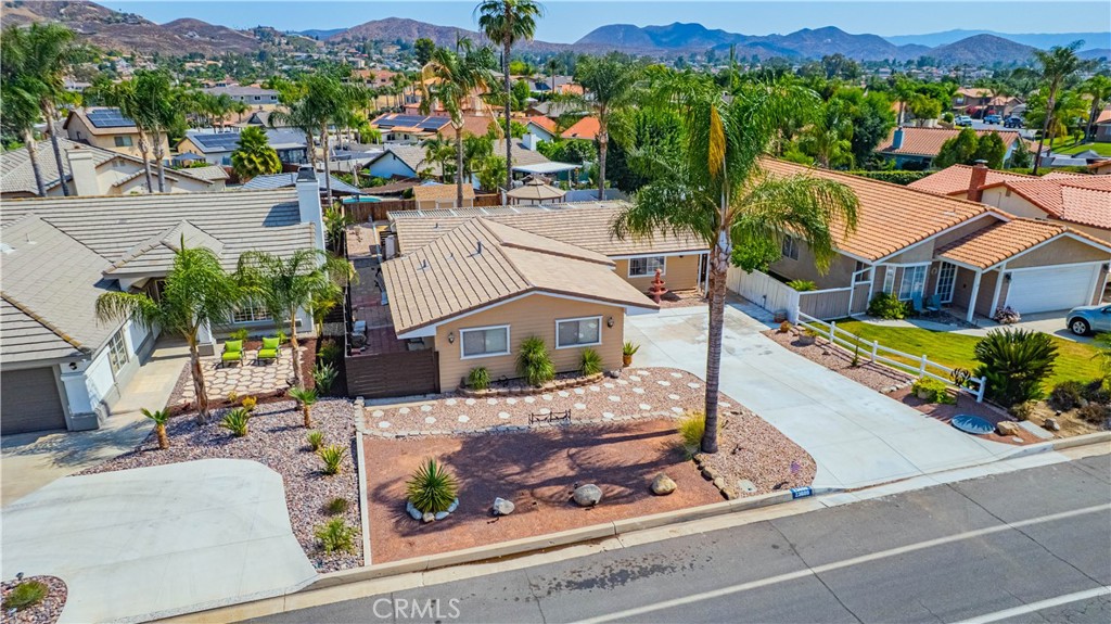 23609 Canyon Lake Drive N