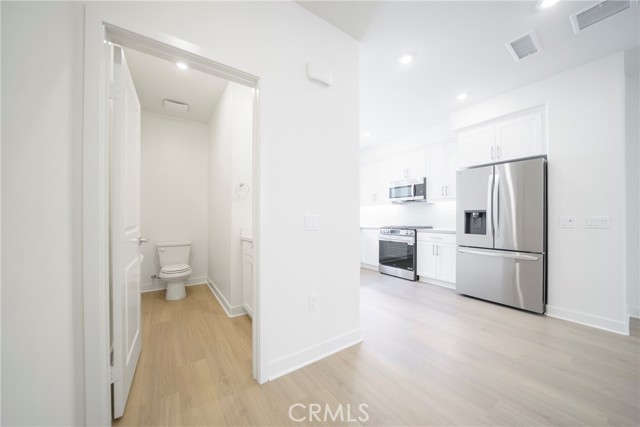 Detail Gallery Image 6 of 48 For 1816 E 1st St, Santa Ana,  CA 92705 - 3 Beds | 2/1 Baths