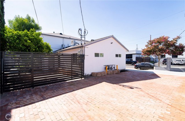  Income Home for Sale in North Hollywood, California
