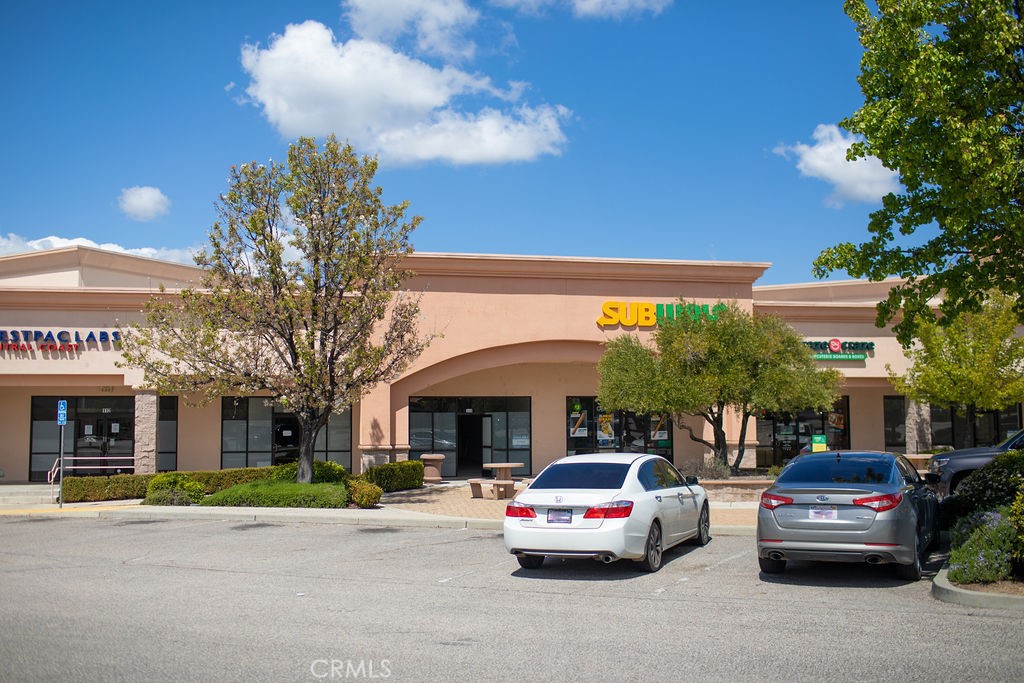 Retail commercial Woodland Plaza II, Regional Shopping Center, anchored by Walmart and Kohls.  Conveniently located 1196 Square Foot unit with excellent signage available in the heart of Wine Country's shopping haven known for Walmart, Kennedy Club, Big 5 Sporting Goods, McDonald's, Albertson's, CVS and many locally owned store fronts with prior ADT counts over 30,000.  Abundant parking, easy access off River Road and Niblick linking to Highway 101 access.  Visible and traffic friendly to Paso Robles' newest senior community "River Walk Terrace" giving you exclusive opportunities to market your business, right here! Additional space available.  Call for showing and NNN pricing details.