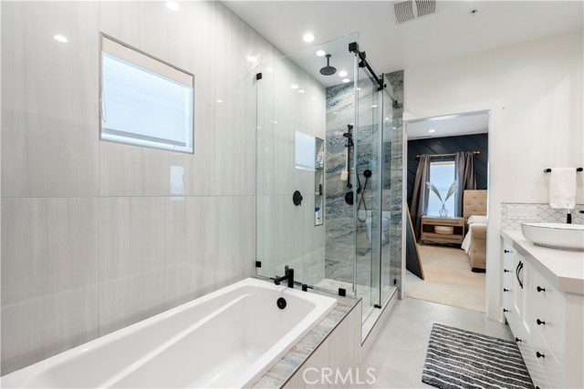 23670 Shirwaun, Apple Valley CA: https://media.crmls.org/medias/b8d395ef-ebb8-4c36-bfc6-d614b180d7ad.jpg