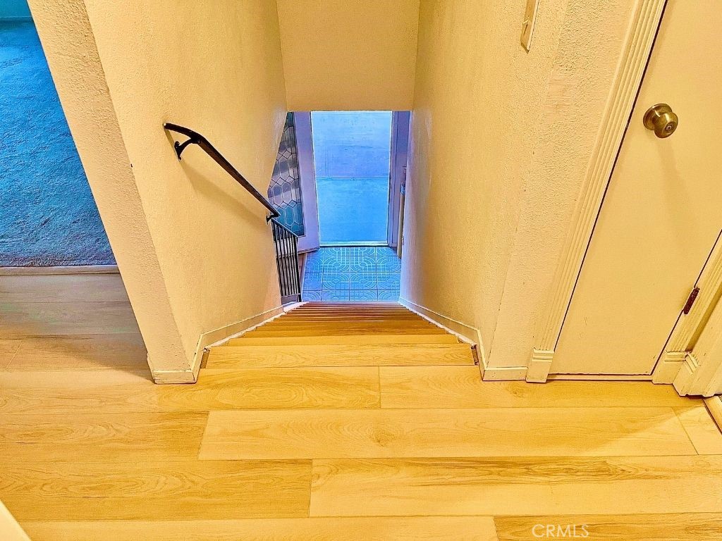 https://media.crmls.org/medias/b8d3b14b-df1d-4764-9005-81f4a4443be3.jpg?preset=X-Large