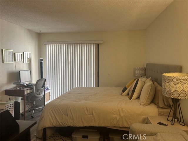 4831 Lago Drive, Huntington Beach CA: https://media.crmls.org/medias/b8d46f0a-49a3-4053-8505-49c8aaadd6dd.jpg
