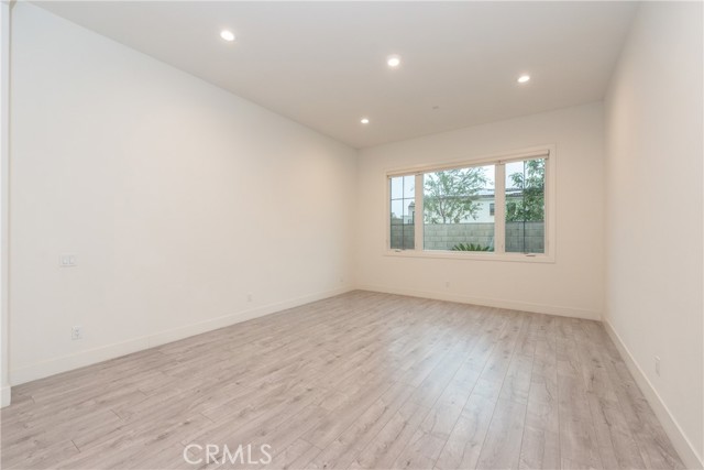 Detail Gallery Image 8 of 25 For 93 Spacial, Irvine,  CA 92618 - 5 Beds | 5/1 Baths