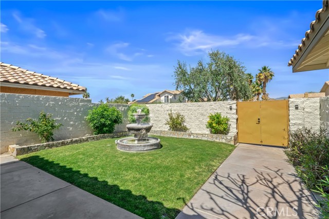 78755 Villeta Drive, La Quinta CA: https://media.crmls.org/medias/b8d530a3-3c1c-4423-8df3-cc482ff28aec.jpg