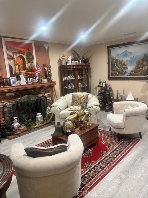 13615 Marsh Avenue, Chino CA: https://media.crmls.org/medias/b8d5db75-0ff2-433b-8b39-06b4c3301845.jpg