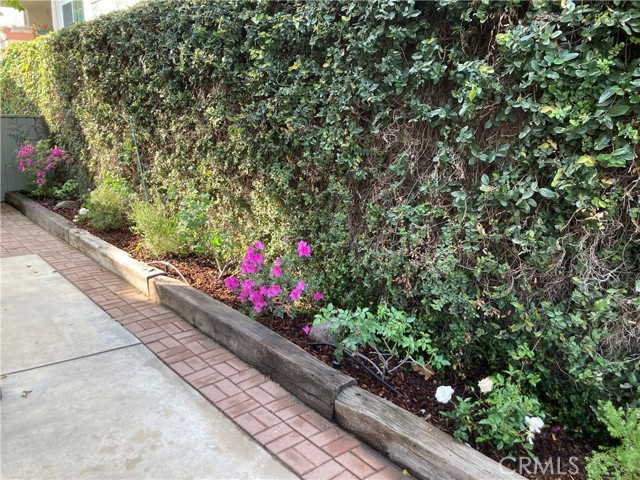 Detail Gallery Image 21 of 50 For 2447 Oneida St #2,  Pasadena,  CA 91107 - 3 Beds | 2/1 Baths