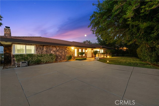 Detail Gallery Image 1 of 49 For 354 Westlake Dr, Palmdale,  CA 93551 - 5 Beds | 3 Baths