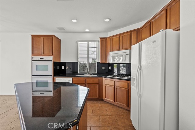 29513 Blake Way, Canyon Country CA: https://media.crmls.org/medias/b8d7875d-0610-475f-9791-917d376fc070.jpg