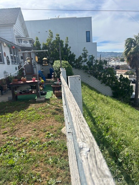 Detail Gallery Image 4 of 6 For 241 W 8th Street, San Pedro,  CA 90732 - – Beds | – Baths