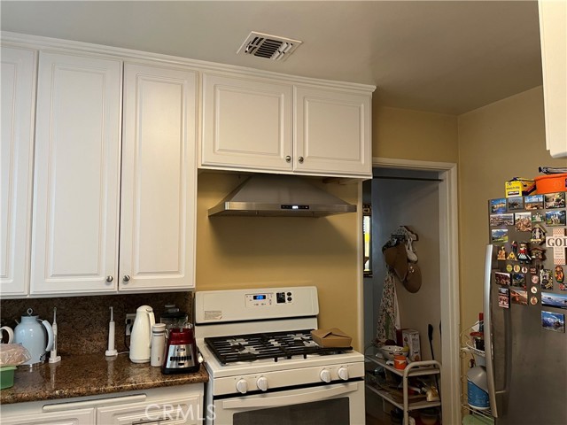 Detail Gallery Image 14 of 28 For 10213 Nassau Ave, Sunland,  CA 91040 - 2 Beds | 1 Baths